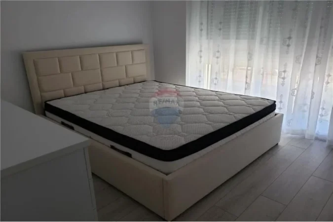 Tirane, jepet me qera apartament 1+1 Kati 2, 75 m² 550 € (Siri kodra, Tirane)