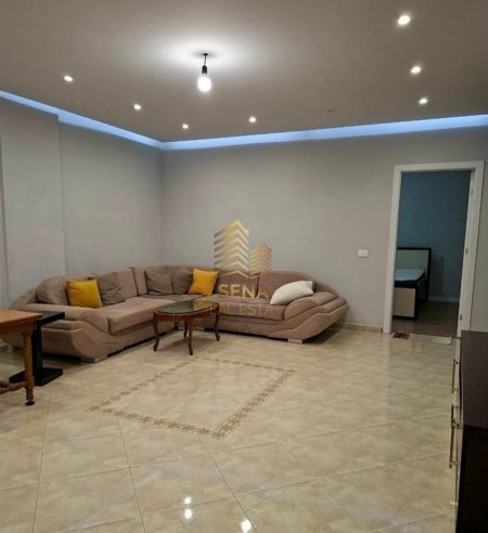 Tirane, jepet me qera apartament 2+1+Ballkon Kati 2, 80 m² 430 € (Rruga Muhamed Deliu)