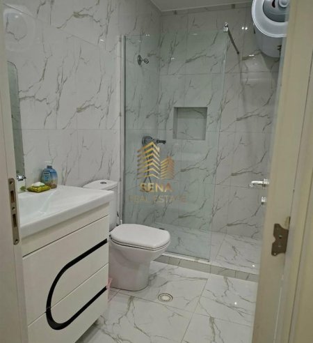 Tirane, jepet me qera apartament 2+1+Ballkon Kati 2, 80 m² 430 € (Rruga Muhamed Deliu)