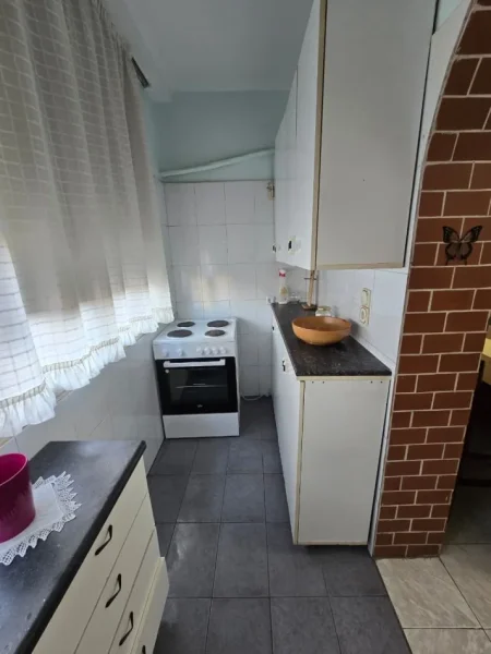 Tirane, jepet me qera apartament 2+1 Kati 2, 80 m² 550 € (PAZARI I RI)
