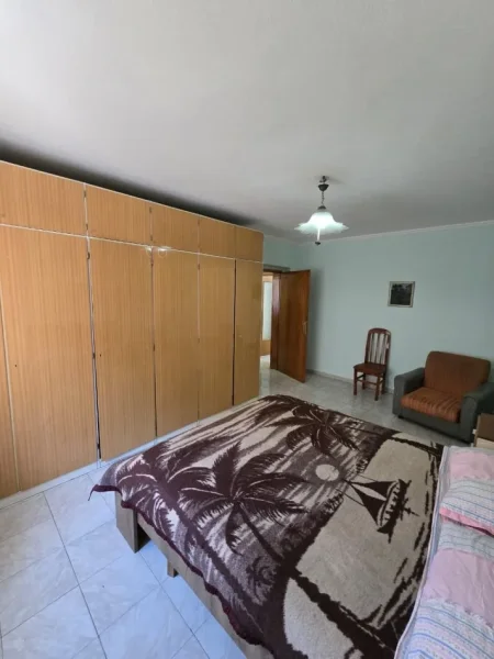 Tirane, jepet me qera apartament 2+1 Kati 2, 80 m² 550 € (PAZARI I RI)