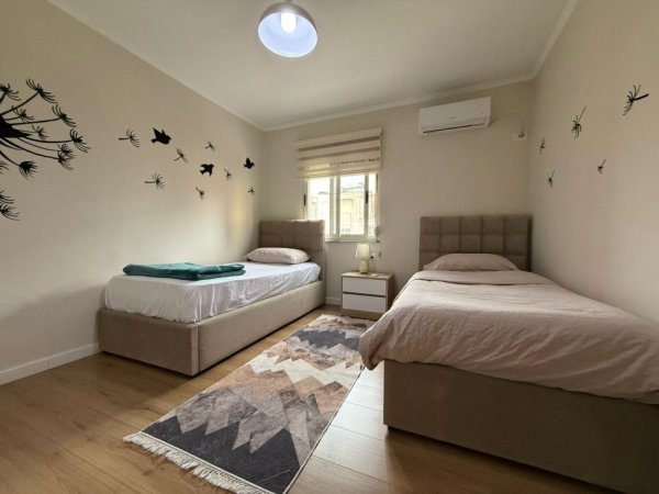 Tirane, jepet me qera apartament 2+1 Kati 4, 70 m² 700 € (Qender , Tregu Cam)