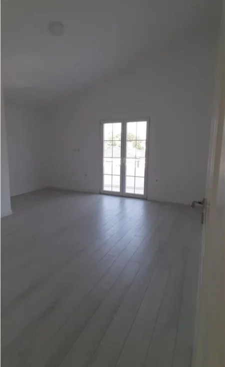 Tirane, jepet me qera ambjent biznesi , 500 m² 2.000 € (TEG)