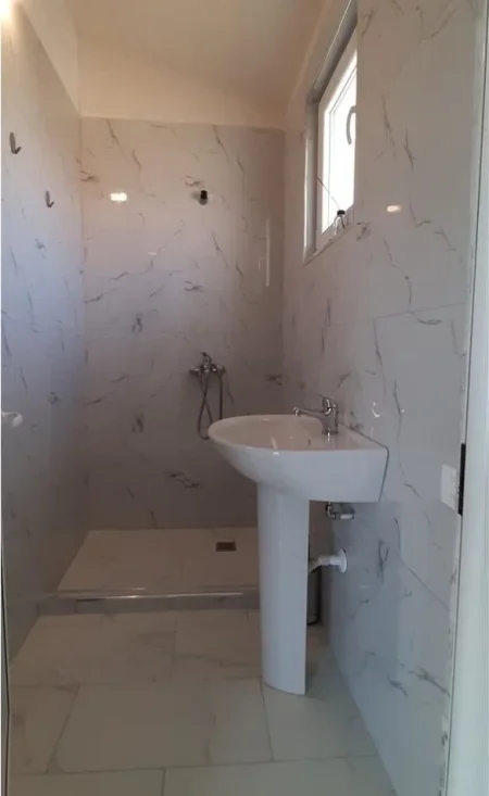 Tirane, jepet me qera ambjent biznesi , 500 m² 2.000 € (TEG)