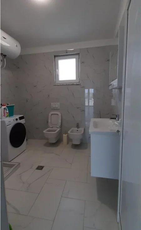 Tirane, jepet me qera ambjent biznesi , 500 m² 2.000 € (TEG)