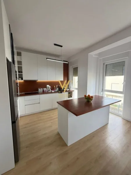 Tirane, shitet Vile 2 Katshe Kati 0, 196 m² 399.000 € (FARKE)