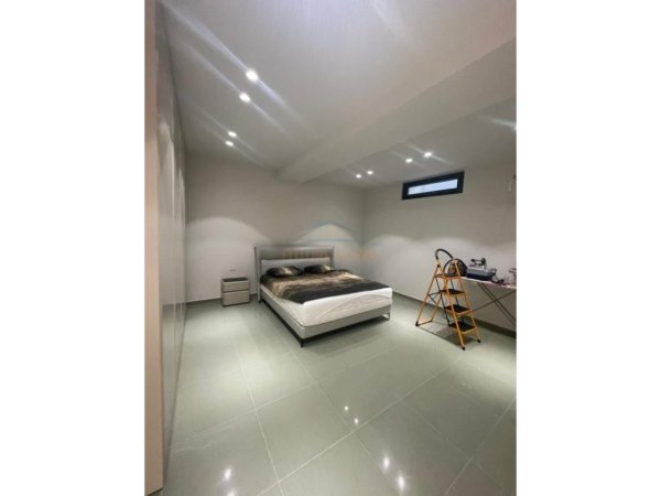 Tirane, jepet me qera Vile 2 Katshe Kati 2, 225 m² 4.000 € (Farke)