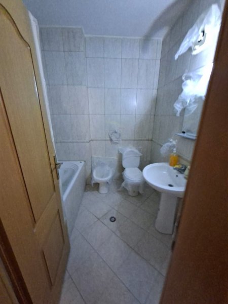 BLLOK. APARTAMENT  1+1 ME QIRA  700 €