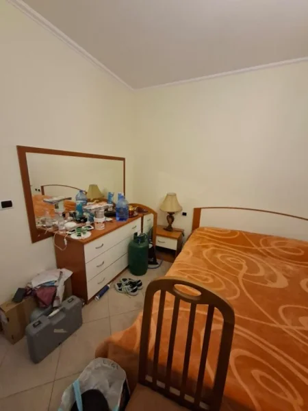 BLLOK. APARTAMENT  1+1 ME QIRA  700 €