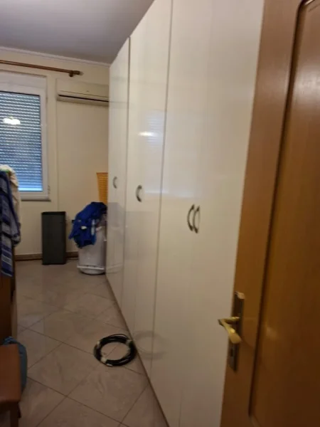 BLLOK. APARTAMENT  1+1 ME QIRA  700 €