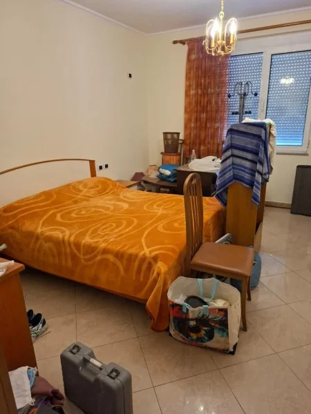 BLLOK. APARTAMENT  1+1 ME QIRA  700 €