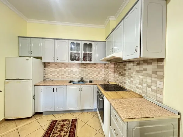 Vlore, jepet me qera 1+1 , 