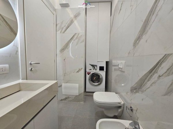 Shqiperi, jepet me qera apartament 2+1 Kati 7, 120 m² 1.500 € (Rruga e Barrikadave)