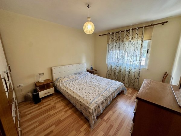 Tirane, jepet me qera apartament 2+1+Aneks+Ballkon Kati 4, 77 m² 500 € (Aleksander Moisiu)