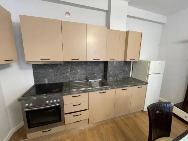 Tirane, shitet apartament 1+1 Kati 2, 64 m² 95.000 € (Fresku)
