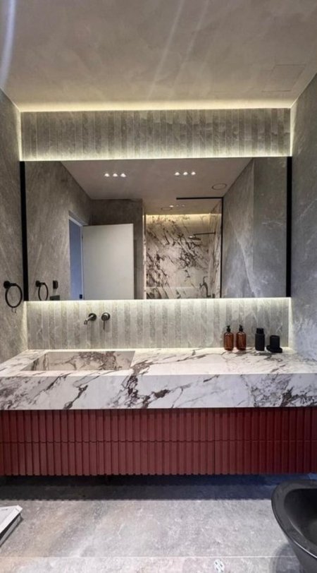 Tirane, jepet me qera 1+1 , 150 m² 2.000 € 