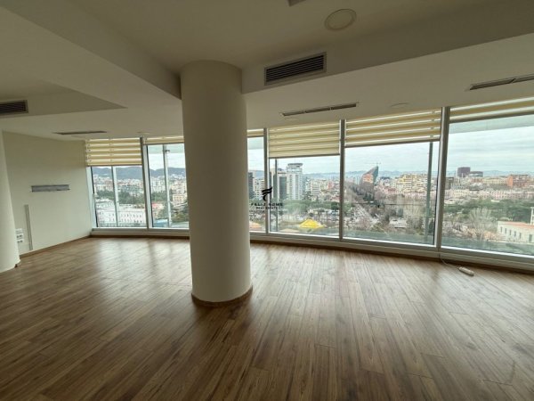 Tirane, jepet me qera zyre Kati 12, 139 m² 4.170 € (ETC)
