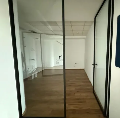 Tirane, jepet me qera zyre Kati 12, 139 m² 4.170 € (ETC)