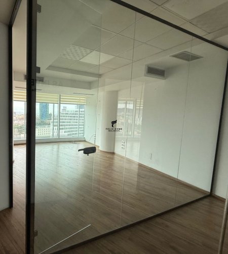 Tirane, jepet me qera zyre Kati 12, 139 m² 4.170 € (ETC)