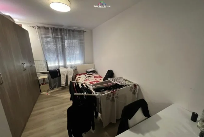 Tirane, jepet me qera apartament 3+1 Kati 3, 128 m² 1.353 € (Rruga e vilave)