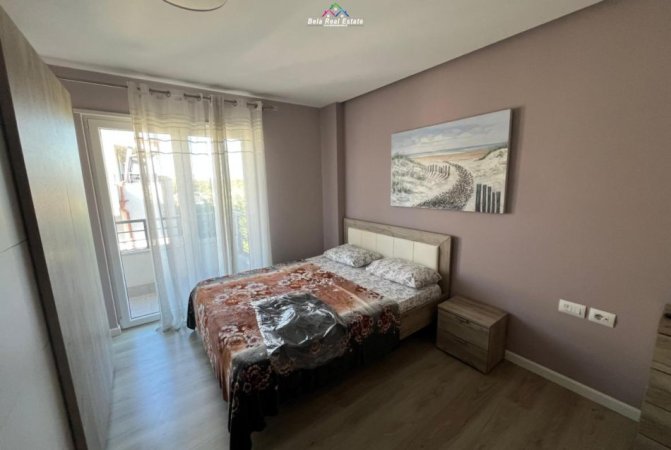 Tirane, jepet me qera apartament 3+1 Kati 3, 128 m² 1.353 € (Rruga e vilave)