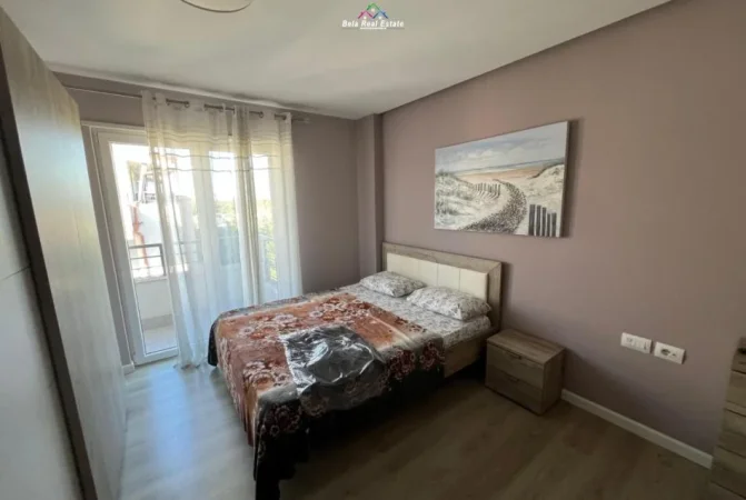 Tirane, jepet me qera apartament 3+1 Kati 3, 128 m² 1.353 € (Rruga e vilave)