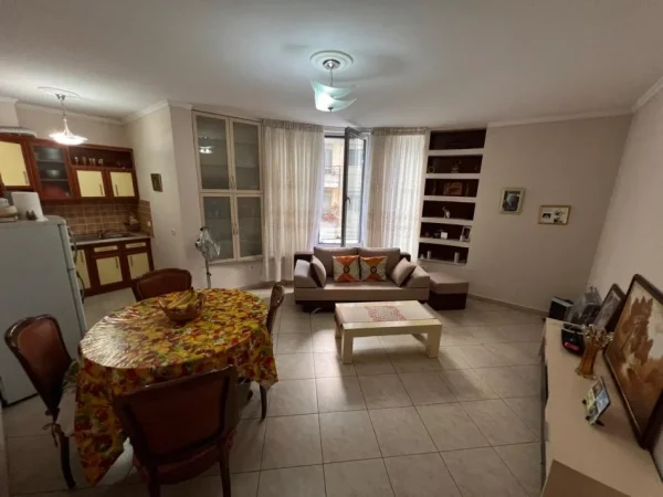 Tirane, shitet apartament 1+1 Kati 3, 87 m² 200.100 € (shkolla e baletit)