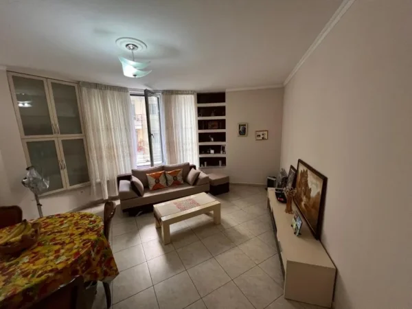 Tirane, shitet apartament 1+1 Kati 3, 87 m² 200.100 € (shkolla e baletit)