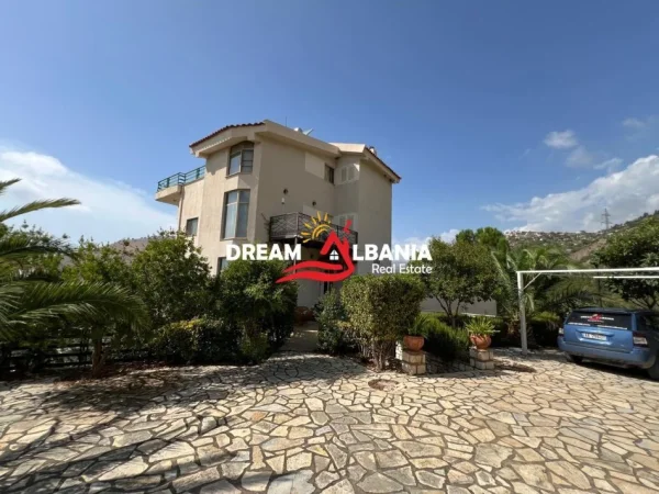 Dhermi - Palase, shitet Vile 5+1+Aneks Kati 1, 750 m² 1.470.000 € (Qeparo)