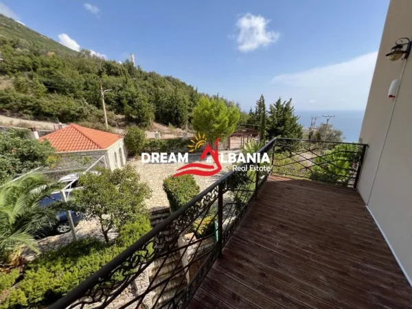 Dhermi - Palase, shitet Vile 5+1+Aneks Kati 1, 750 m² 1.470.000 € (Qeparo)