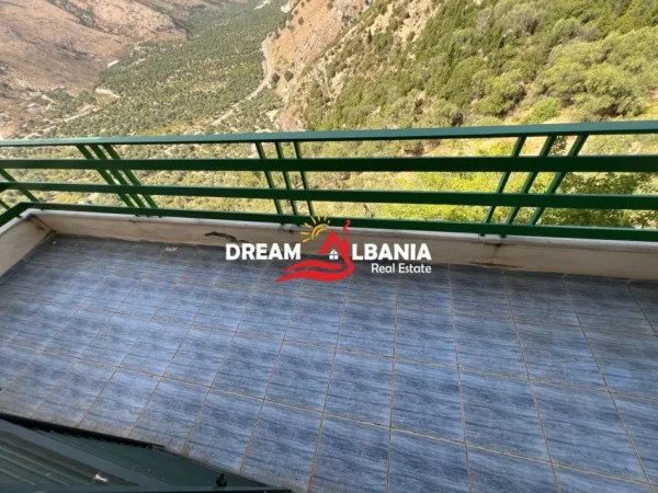 Dhermi - Palase, shitet Vile 5+1+Aneks Kati 1, 750 m² 1.470.000 € (Qeparo)