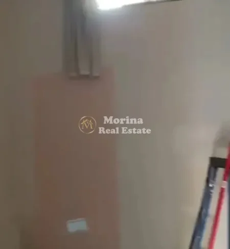 Tirane, jepet me qera ambjent biznesi Kati 0, 35 m² 280 € (Laprake)