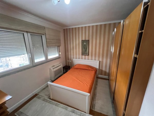 Tirane, jepet me qera apartament 2+1 Kati 5, 100 m² 800 € (mozaiku i tiranes)