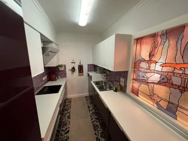 Tirane, jepet me qera apartament 2+1 Kati 5, 100 m² 800 € (mozaiku i tiranes)