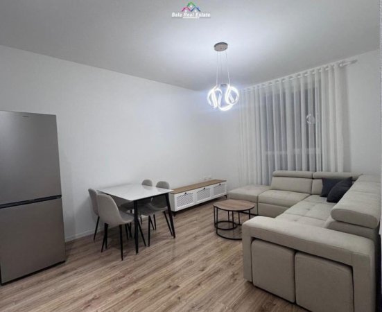 Tirane, jepet me qera apartament 1+1 Kati 4, 65 m² 550 € (Rruga Besa)