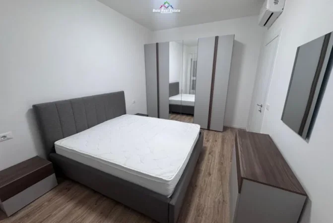 Tirane, jepet me qera apartament 1+1 Kati 4, 65 m² 550 € (Rruga Besa)