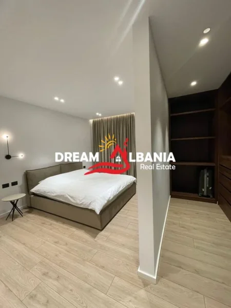 jepet me qera apartament 2+1 Kati 4, 150 m² 2.000 € (qender)