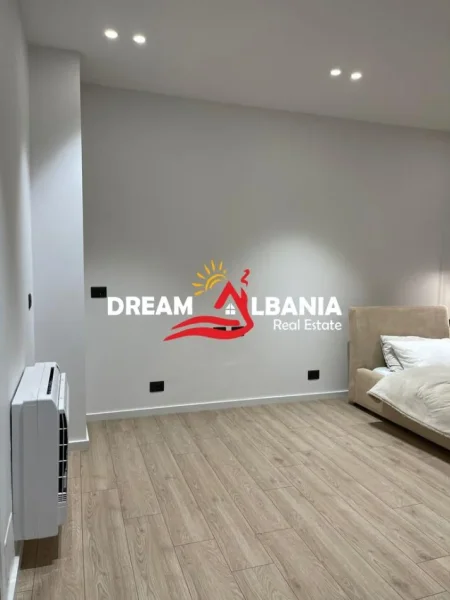 jepet me qera apartament 2+1 Kati 4, 150 m² 2.000 € (qender)