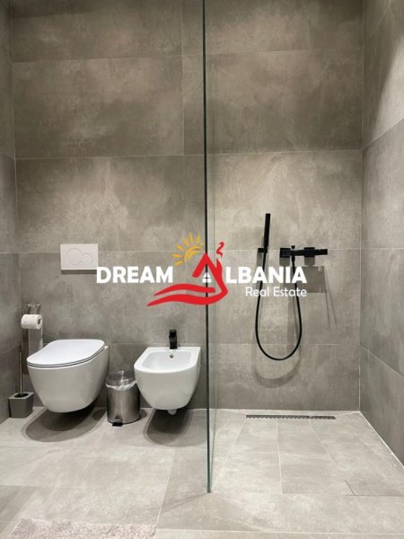 jepet me qera apartament 2+1 Kati 4, 150 m² 2.000 € (qender)