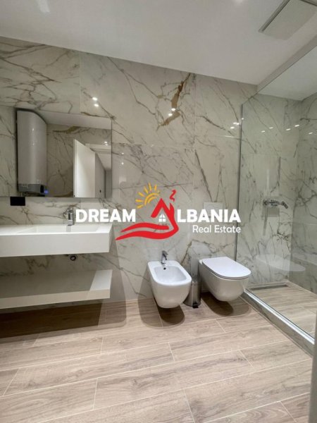 jepet me qera apartament 2+1 Kati 4, 150 m² 2.000 € (qender)