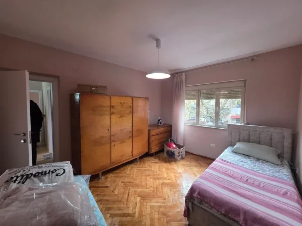 Tirane, jepet me qera apartament 1+1 , 70 m² 600 € (Myslym Shyri)