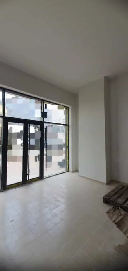 Tirane, jepet me qera dyqan Kati 0, 215 m² 3.000 € (Rruga Ali Shefqeti)