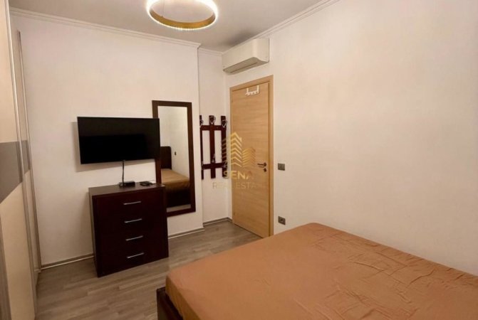 Tirane, jepet me qera apartament 2+1+Ballkon Kati 4, 95 m² 600 € (Kompleksi Tower Bridge)