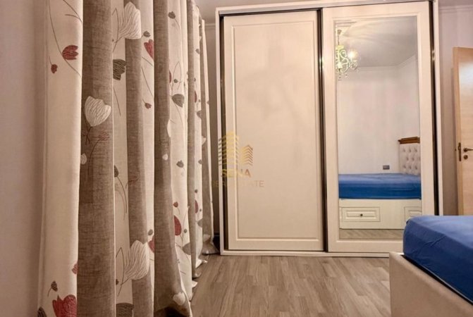 Tirane, jepet me qera apartament 2+1+Ballkon Kati 4, 95 m² 600 € (Kompleksi Tower Bridge)