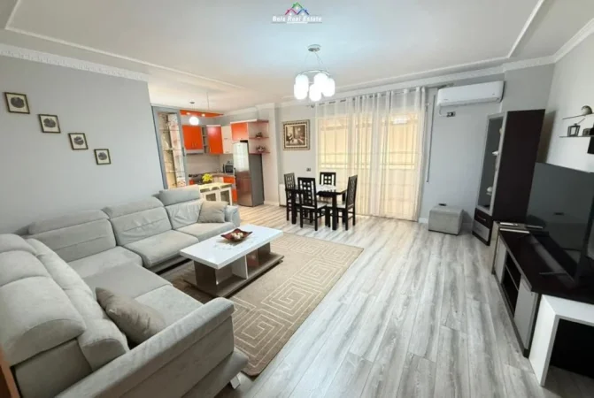 Tirane, jepet me qera apartament 2+1 Kati 5, 140 m² 800 € (komuna e parisit)