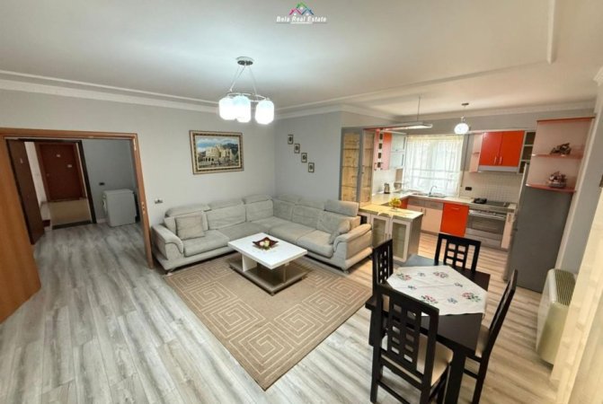 Tirane, jepet me qera apartament 2+1 Kati 5, 140 m² 800 € (komuna e parisit)