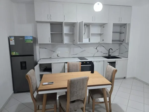 Tirane, shitet apartament 1+1 Kati 7, 70 m² 120.000 € (yzberisht)