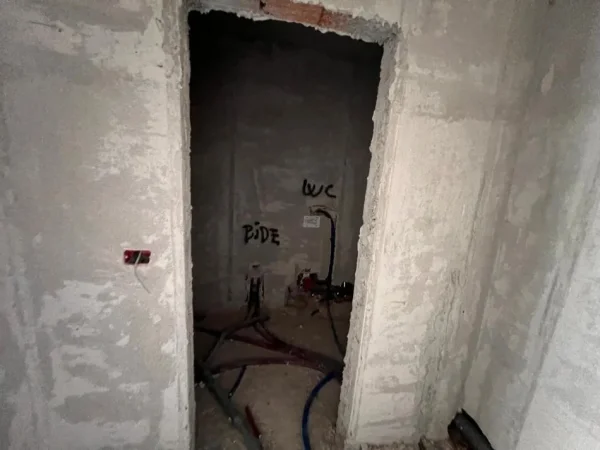 Tirane, shitet apartament 3+1 Kati 2, 132 m² 230.000 € (ambasada amerikane)