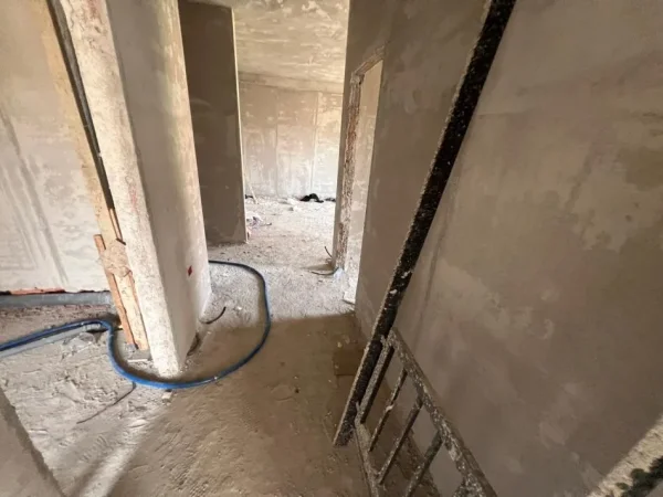 Tirane, shitet apartament 3+1 Kati 2, 132 m² 230.000 € (ambasada amerikane)