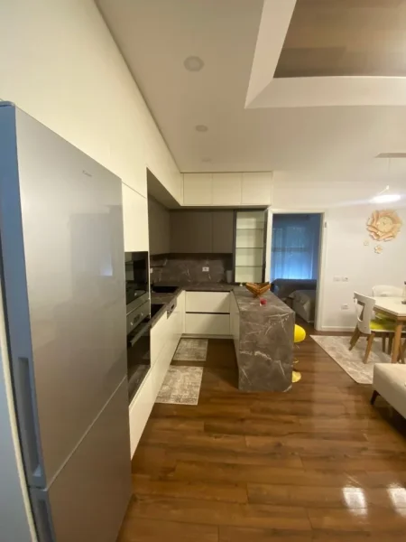 Tirane, shitet apartament 2+1 Kati 4, 93 m² 186.000 € (liqeni i thate)